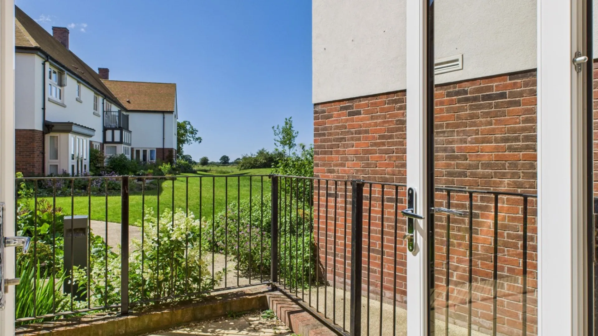 35 Pine Grove