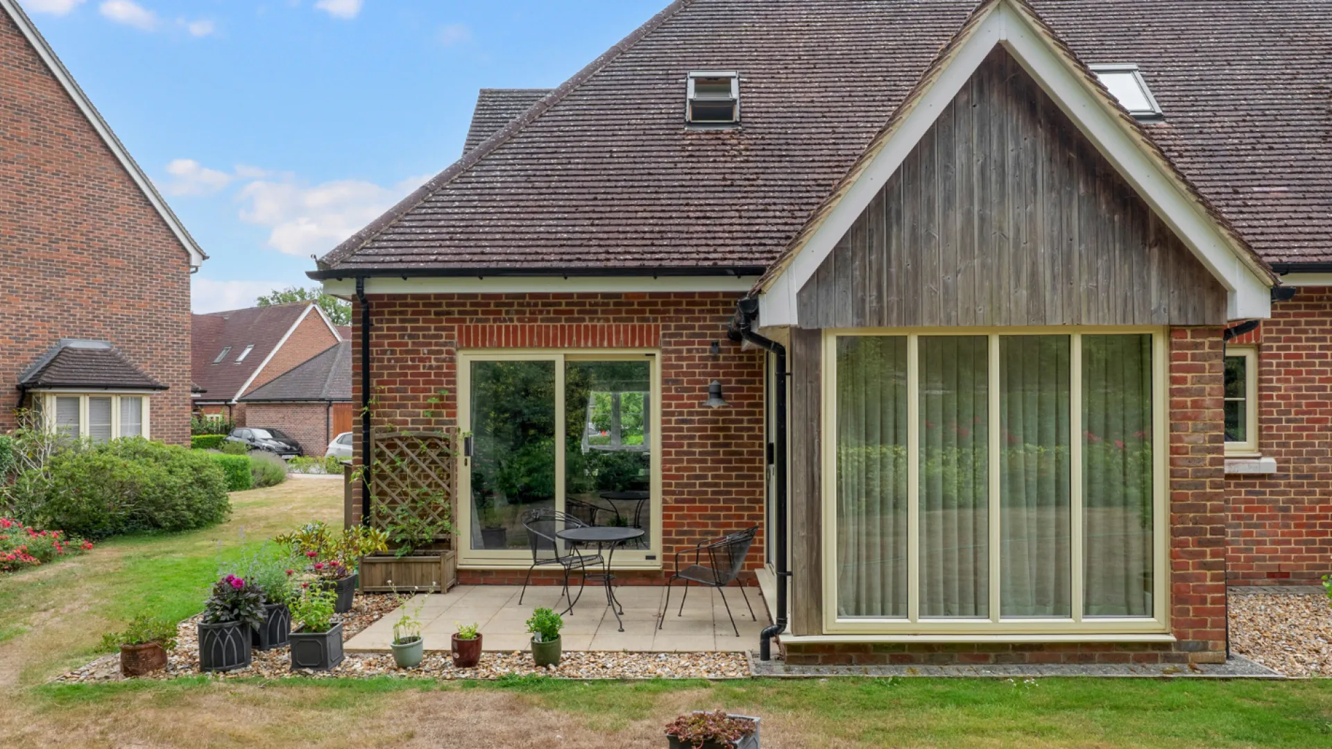16 Durrants Drive