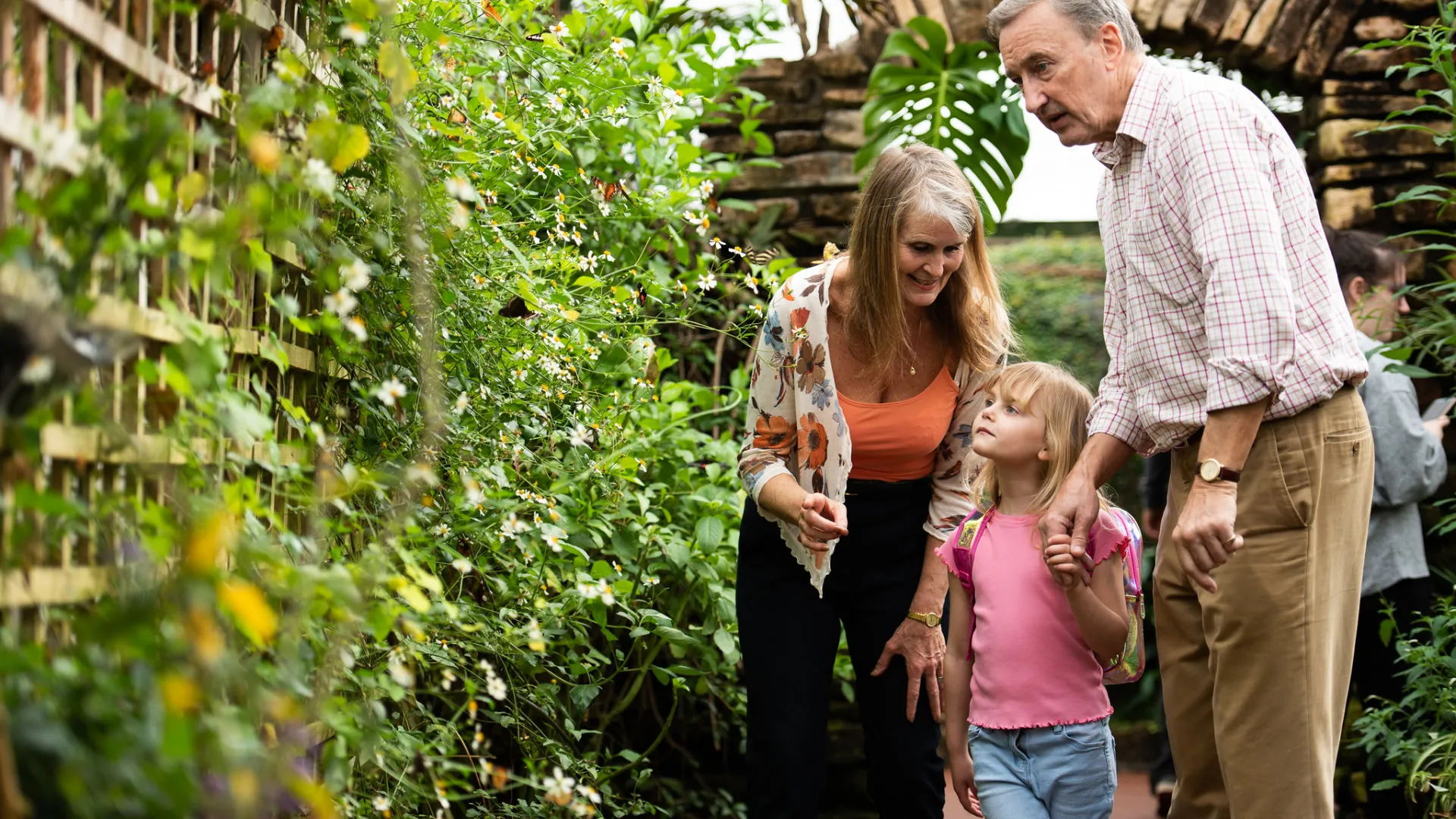 Grandparents and grandkids at the zoo