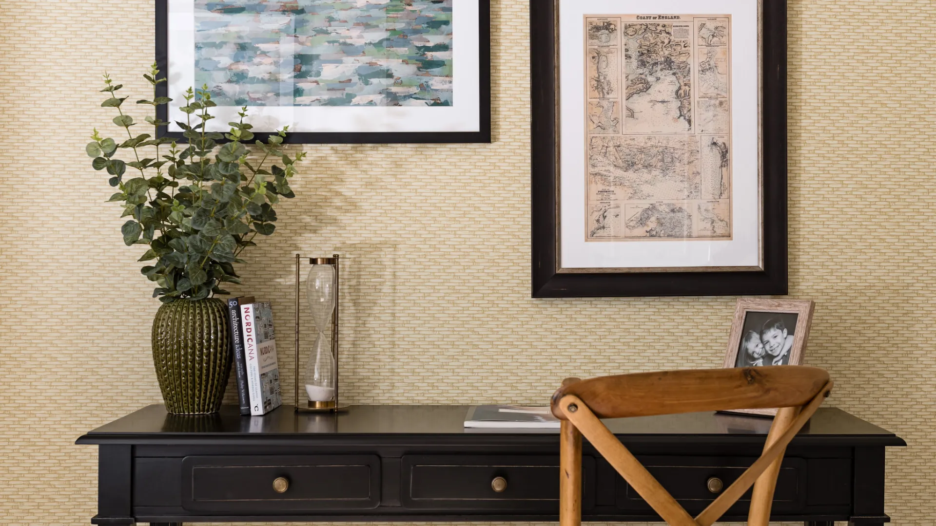 Table and chair home office