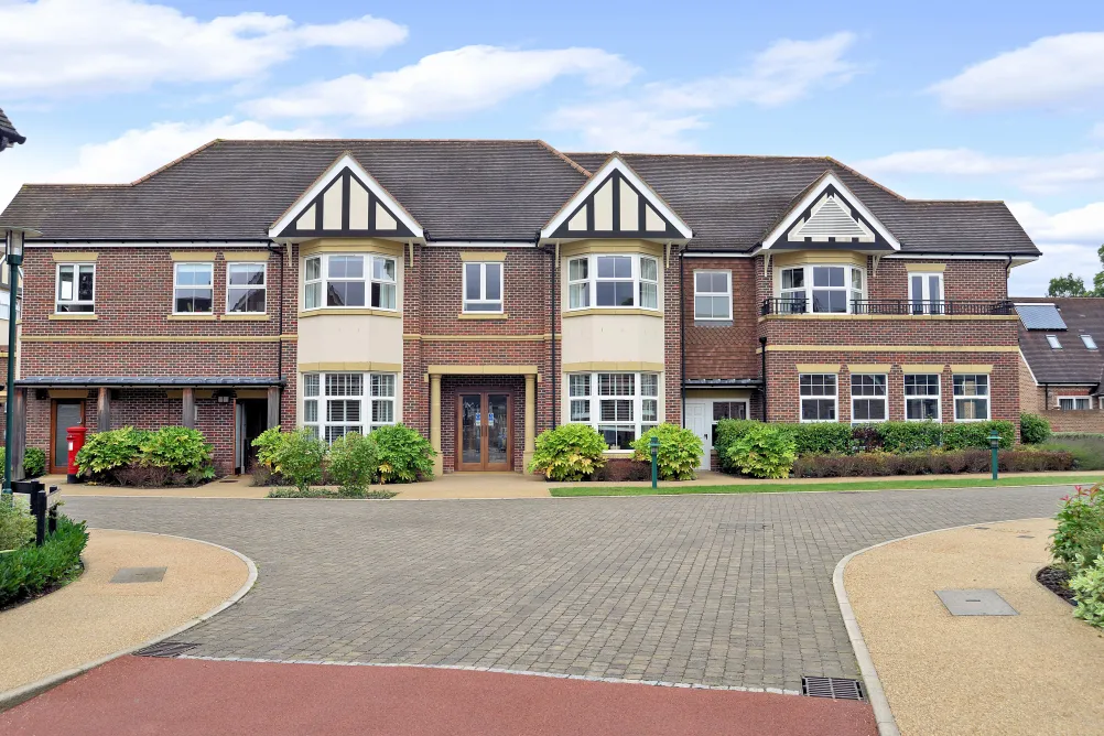 1 Holden Placeblue.jpg