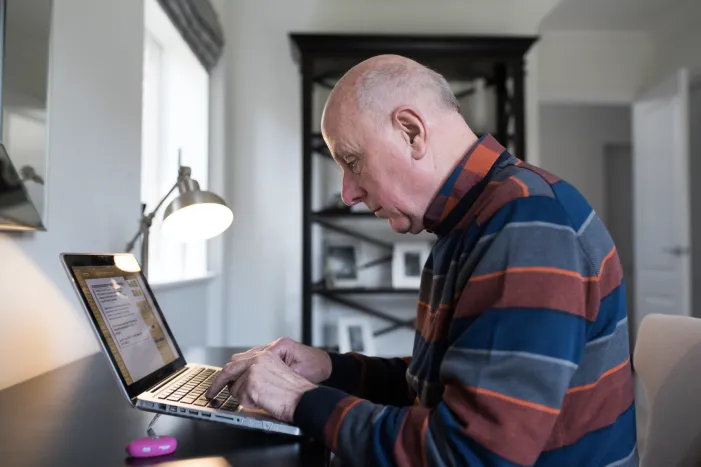 Older person using the internet 